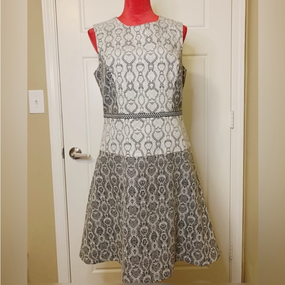 BELLE BADGLEY MISCHKA PRINTED SLEEVELESS DRESS - Picture 2 of 14